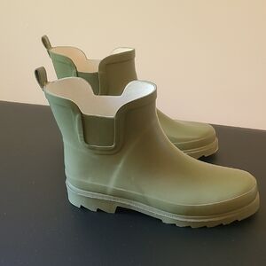 Never Worn Olive Green Women's Ankle Boots